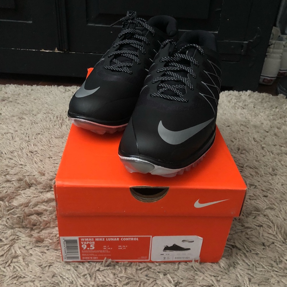 Men’s size 9.5 Nike Lunar Control Vapor Golf shoes